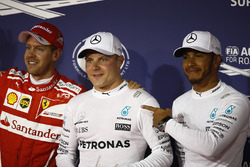 Polesitter Valtteri Bottas, Mercedes AMG F1; 2. Lewis Hamilton, Mercedes AMG F1; 3. Sebastian Vettel