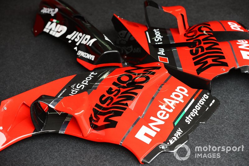 Ducati Desmosedici GP20: si osservano parti di carena con le alette a forma di Sigma