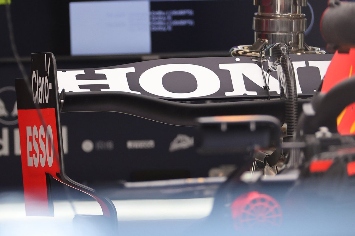 Детали заднего антикрыла Red Bull RB16B