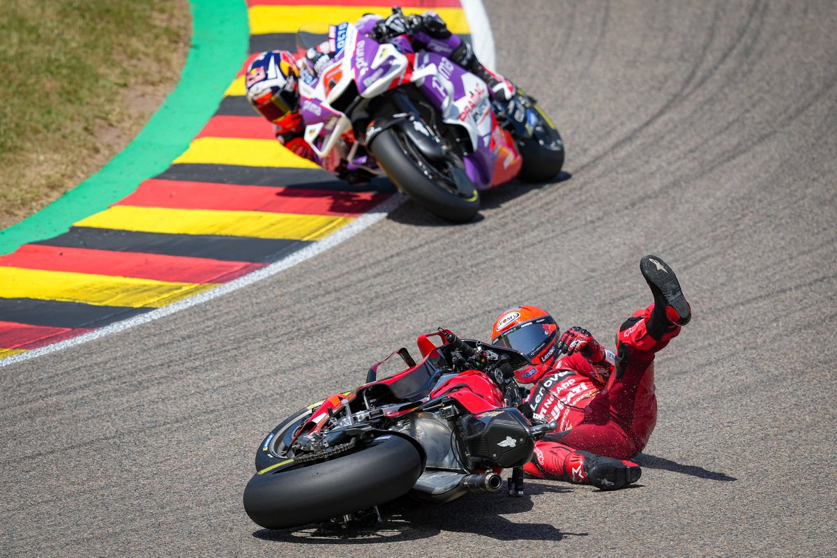 Francesco Bagnaia, Ducati Team saat terjatuh pada lombba MotoGP Jerman.