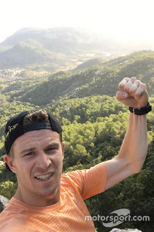 Ook Nico Hülkenberg stuurde een trainingsfoto in