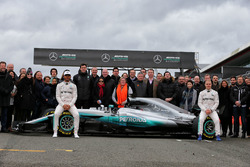 Lewis Hamilton, Mercedes AMG F1, Valtteri Bottas, Mercedes AMG F1, teambaas en directeur Toto Wolf e
