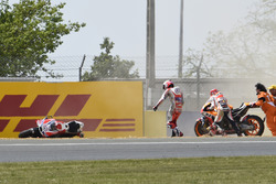 Marc Marquez, Repsol Honda Team, Andrea Dovizioso, Ducati Team crash