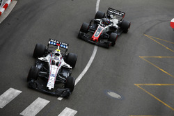 Sergey Sirotkin, Williams FW41, Romain Grosjean, Haas F1 Team VF-18
