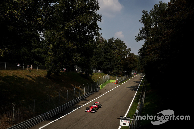 Monza tem como principais características as longas retas, seguidas de chicanes ou de curvas de alta velocidade. A exceção é a Curva 1 – que passaria por mudanças em 2017, mas permaneceu como estava.