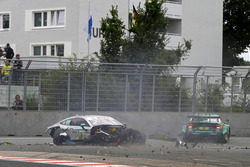 Unfall: Gary Paffett, Mercedes-AMG Team HWA, Mercedes-AMG C63 DTM, Mike Rockenfeller, Audi Sport Team Phoenix, Audi RS 5 DTM