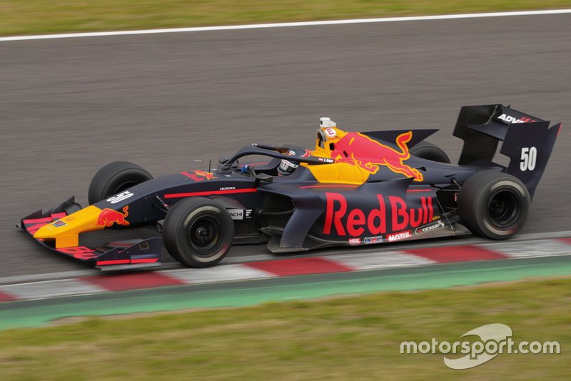 ルーカス・アウアー(B-Max Racing with motopark)