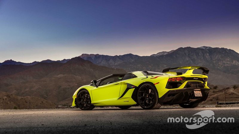 Lamborghini Aventador SVJ Roadster