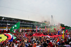 The podium (L to R): second place Lewis Hamilton, Mercedes AMG F1; Race winner Nico Rosberg, Mercede