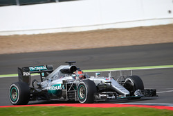 Естебан Окон, Mercedes AMG F1 W07 Hybrid