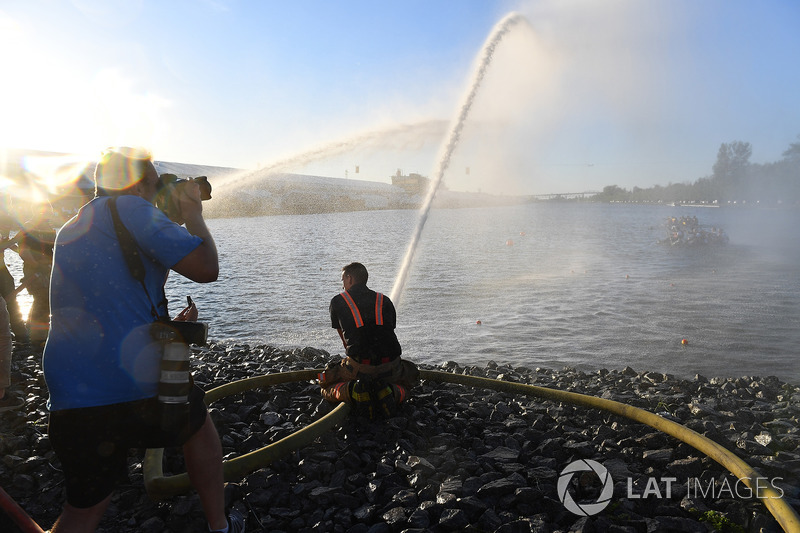 Hose at the raft race