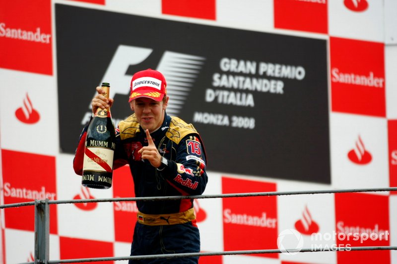 Sebastian Vettel memberikan kemenangan pertama bagi Toro Rosso di F1 dengan naik podium utama GP Italia 2008.