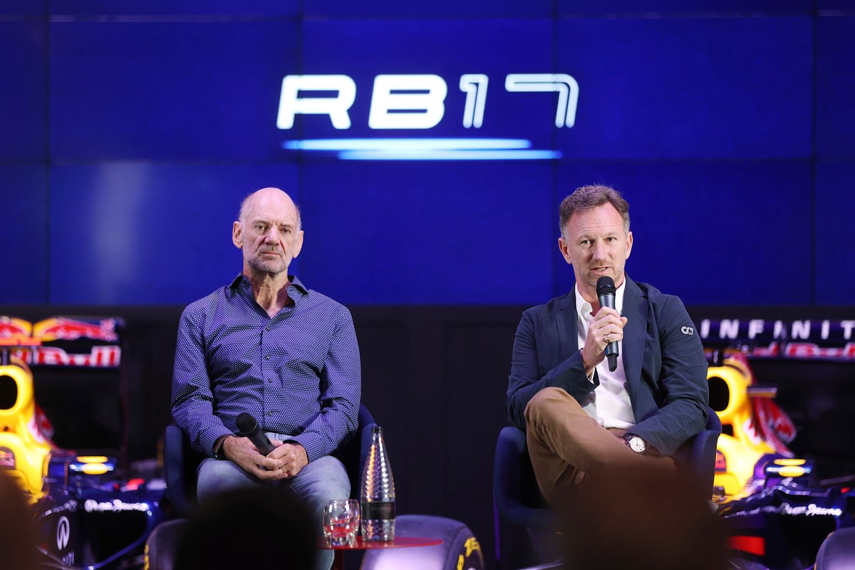 Adrian Newey y Christian Horner en el anuncio del RB17.