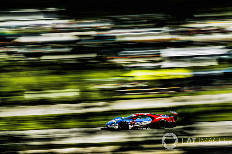 #1: Chip Ganassi Racing Ford GT: Dirk Müller, Joey Hand