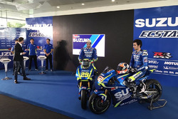 Andrea Iannone und Alex Rins mit der Suzuki GSX-RR für die MotoGP-Saison 2017
