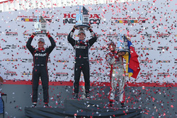 Подіум: переможець гонки Сімон Пажно, Team Penske Chevrolet, друге місце - Вілл Пауер, Team Penske C