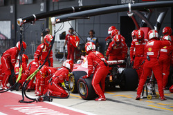 Sebastian Vettel, Ferrari SF70H, esce dai box dopo il suo primo pit stop