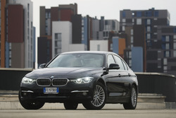 BMW 330e