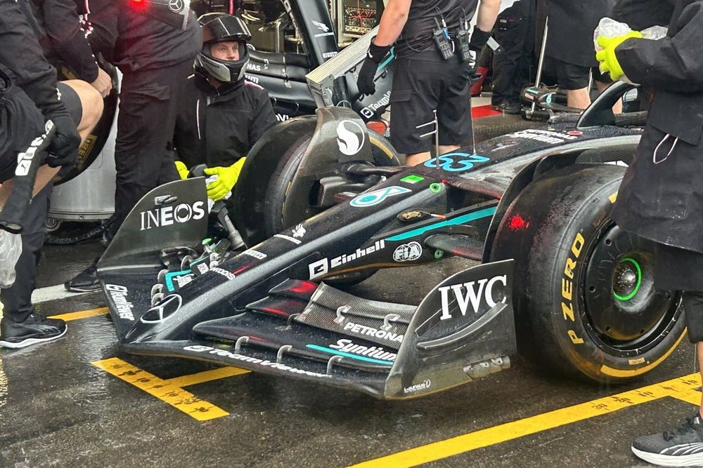 Mercedes W14 detalle del alerón delantero