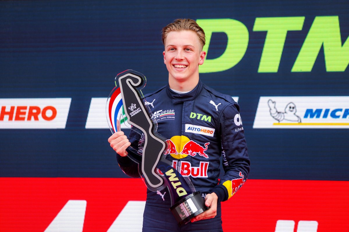 Podium: Liam Lawson, AF Corse