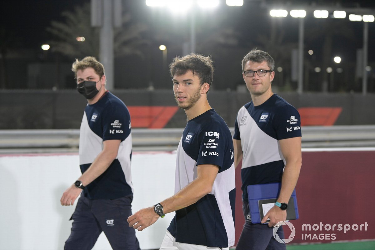 Pierre Gasly, AlphaTauri walks the track
