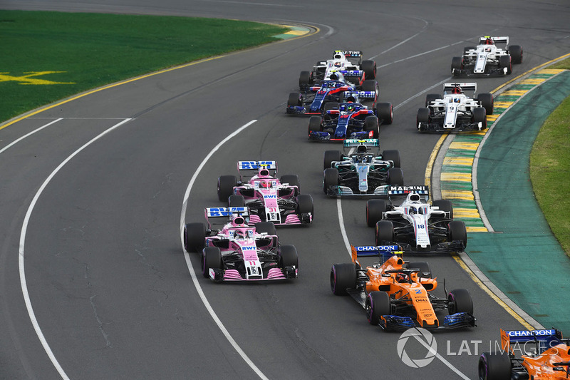 Sergio Perez, Force India VJM11, Stoffel Vandoorne, McLaren MCL33