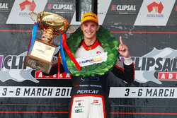 Podium: Sieger Nick Percat, Lucas Dumbrell Motorsport Holden