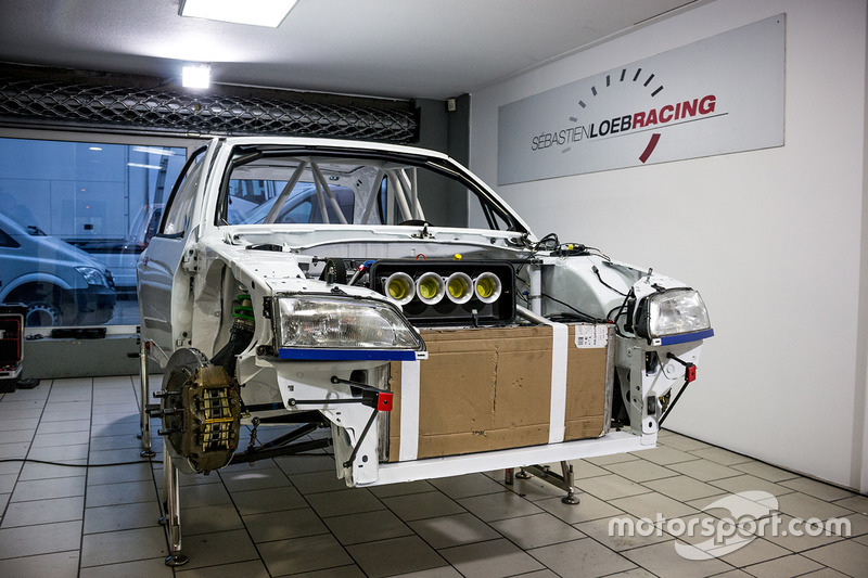 Sébastien Loeb Racing Peugeot 306 Maxi yeniden yapımı