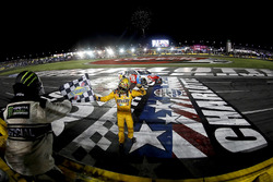 1. Kyle Busch, Joe Gibbs Racing, Toyota Camry M&M's Red White & Blue