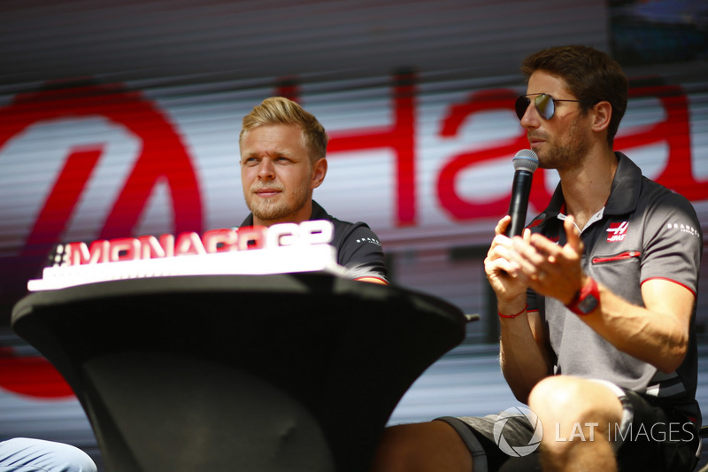 Romain Grosjean, Haas F1 Team, et Kevin Magnussen, Haas F1 Team