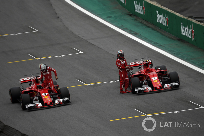 Sebastian Vettel, Ferrari SF70H y Kimi Raikkonen, Ferrari SF70H llegan al parc ferme