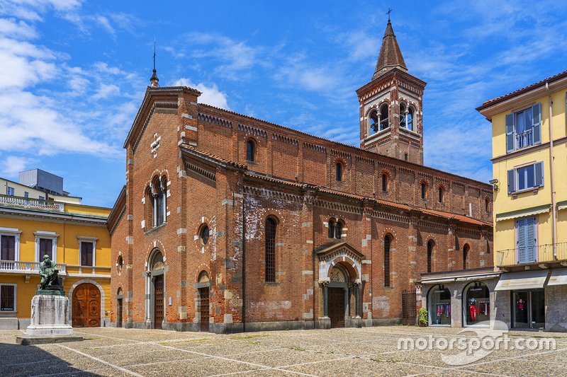 El circuito se encuentra dentro del Parque de Monza