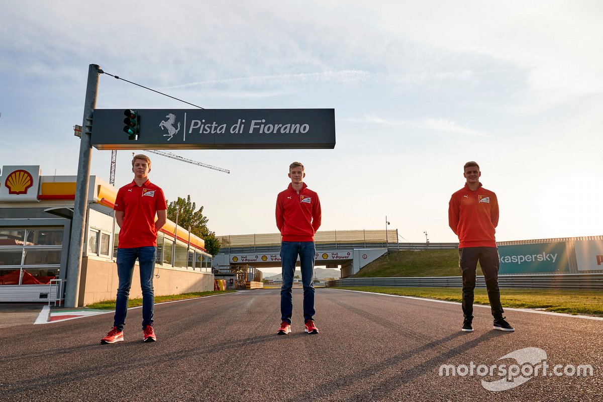 Роберт Шварцман. Каллум Илотт и Мик Шумахер, гонщики Академии Ferrari