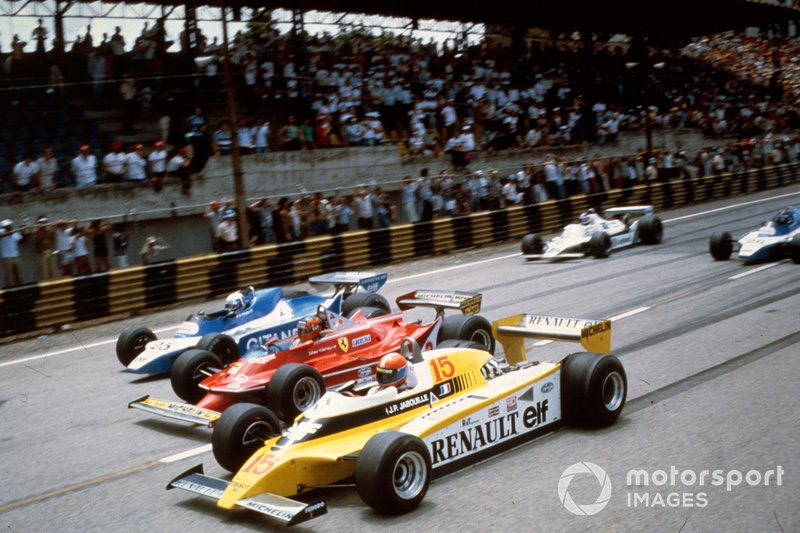Jean-Pierre Jabouille, Renault RE20, lotta con Gilles Villeneuve, Ferrari 312T5, e Didier Pironi, Ligier JS11/15 Ford, al GP del Brasile del 1981