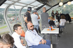 Atmosfera durante la presentazione della bici Orange1 by Colnago dedicata alla 24 Ore di Spa