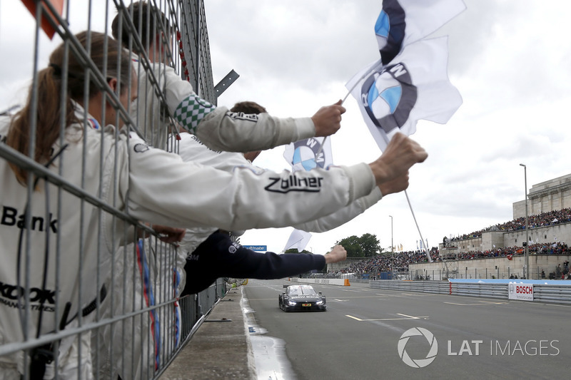 Переможець гонки Бруно Спенглер, BMW Team RBM, BMW M4 DTM