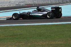 Паскаль Верляйн, Mercedes AMG F1, тестує нові зразки шин Pirelli для 2017 року