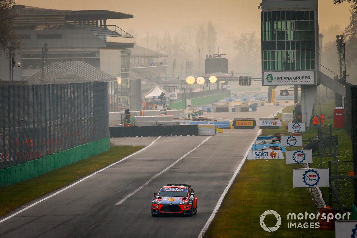 Pereli Hyundai Motorsport, Dani Sordo, dan navigatornya, Carlos del Barrio, menutup hari kedua Reli Monza 2020 sebagai pemuncak leaderboard.