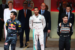 Podio: il vincitore della gara Lewis Hamilton, Mercedes AMG F1, il secondo classificato Daniel Ricciardo, Red Bull Racing, il terzo classificato Sergio Perez, Sahara Force India