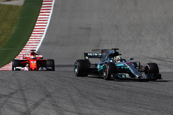 Льюіс Хемілтон, Mercedes-Benz F1 W08, Себастьян Феттель, Ferrari SF70H