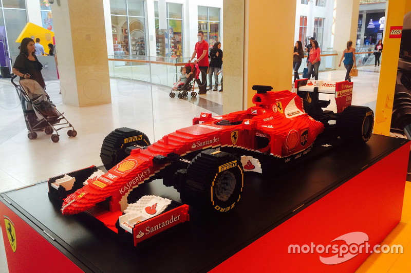Yas Mall - Lego Ferrari