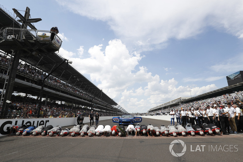 Il Team Penske Chevrolet bacia i mattoni