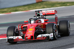 Kimi Raikkonen, Ferrari SF16-H running a cockpit cover