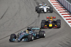 Lewis Hamilton, Mercedes AMG F1 W08, Max Verstappen, Red Bull Racing RB13, Felipe Massa, Williams FW40