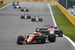 Fernando Alonso, McLaren MCL32, Esteban Ocon, Sahara Force India F1 VJM10