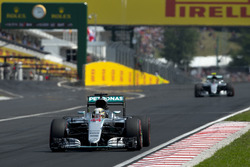 Lewis Hamilton, Mercedes AMG F1 W07 Hybrid