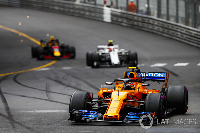 Stoffel Vandoorne, McLaren MCL33, leads Charles Leclerc, Sauber C37, and Max Verstappen, Red Bull Racing RB14