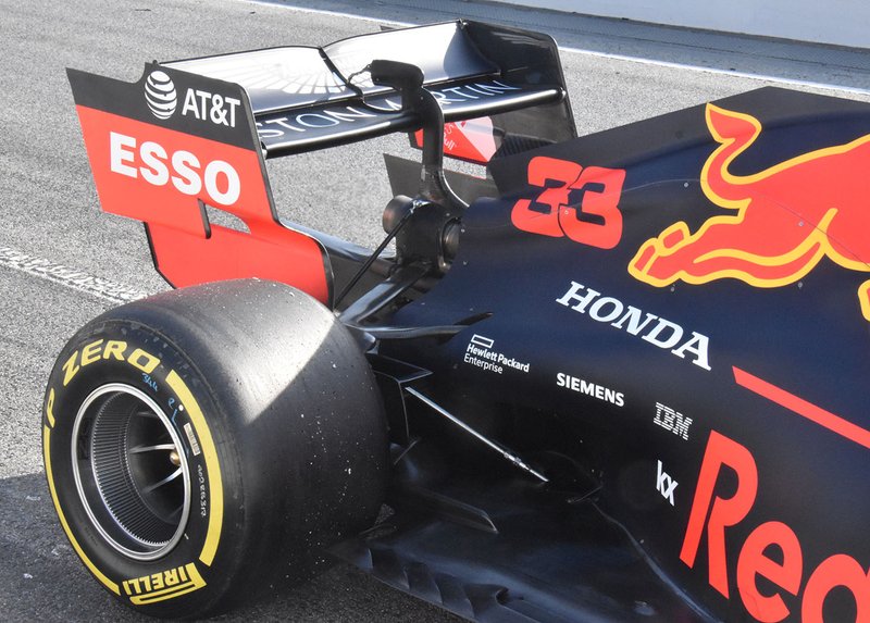 Red Bull Racing RB15, dettaglio del retrotreno con i tiranti sul fondo