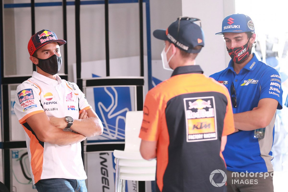 Marc Marquez, Repsol Honda Team, Pol Espargaro, Red Bull KTM Factory Racing avant la conférence de presse
