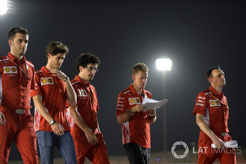 Себастьян Феттель, Ferrari, йде треком